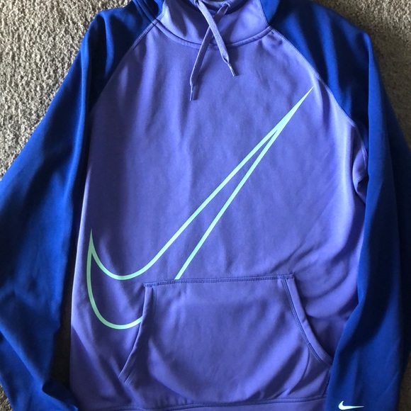 NIKE Women’s Therma-Fit hoodie in Purple - Picture 2 of 4